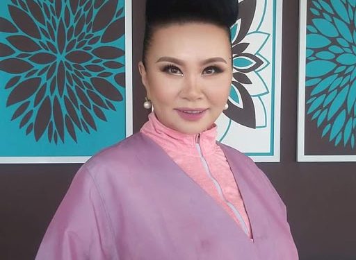 АРДЫН ЖҮЖИГЧИН А.ДОЛГОР: Аавыгаа нутаглуулж ирээд орой нь энэ тайзан дээрээ гараад дуулсан