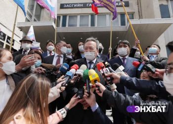 Д.ЭНХБАТ НЭР ДЭВШИГЧИЙН ҮНЭМЛЭХЭЭ ГАРДАН АВЛАА