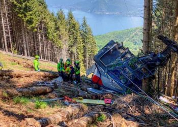Дүүжин тээврийн кабель тасран, бүхээг унаж, 14 хүн амиа алджээ