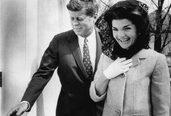 ЖАРААД ОНЫ ЗАГВАРЫГ ТОДОРХОЙЛОГЧ ЖАКЛИН КЕННЕДИ