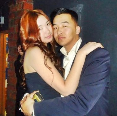 Намуунаа хэнтэй найзлав?