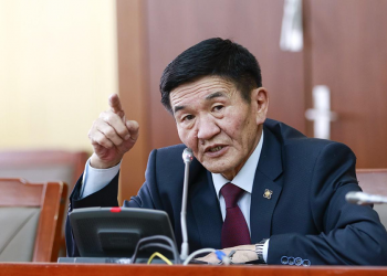 Ц.Нямдорж сайд Ц.Амгаланбаатарыг үлдээж, Э.Бат-Үүлийг нэрлэсний учир