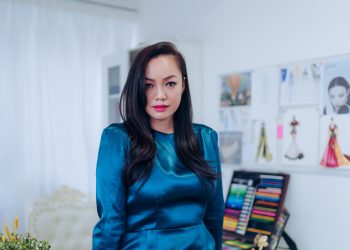 Д.Отгонжаргал: Багабанди гуай ногоон дээлтэй, эхнэр улаан дээлтэй, огурцы помидор хоёр шиг гэж бодоод өдөржин инээсэн