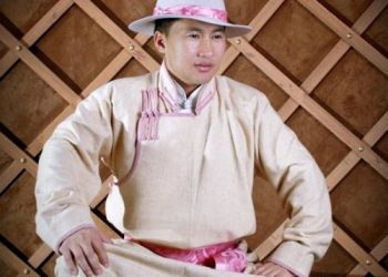 Л.Банзрагч: Дуучин болох гэж би хэдэн зуун төлөгний аминд хүрсэн хүн дээ