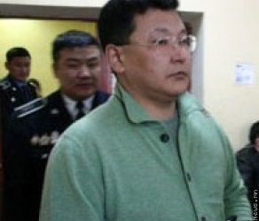 “Хадгаламж” банкны хэргээр хоригдсон Ц.Чимэдцэрэнг Сангийн сайд Б.Жавхлан эргэжээ