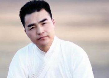 Намсрайноров эхнэртэйгээ анх танилцсан газраа хоолонд оржээ