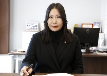 Б.ОДОНТУНГАЛАГ: ДЭЛХИЙ НИЙТЭЭРЭЭ САНХҮҮГИЙН БОЛОВСРОЛД АНХААРЧ БАЙНА