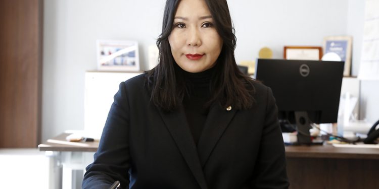 Б.ОДОНТУНГАЛАГ: ДЭЛХИЙ НИЙТЭЭРЭЭ САНХҮҮГИЙН БОЛОВСРОЛД АНХААРЧ БАЙНА