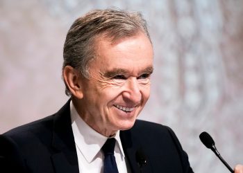 72 настай Арногийн хөрөнгө нэг хоногт 1,4 тэрбум доллараар нэмэгджээ