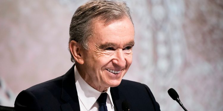 72 настай Арногийн хөрөнгө нэг хоногт 1,4 тэрбум доллараар нэмэгджээ