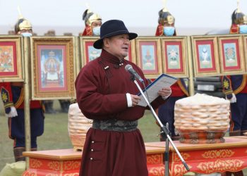 Баянхонгор аймгийн нутагт орших Их Богд хайрхны тэнгэрийг тайх анхны төрийн тахилгын ёслол боллоо