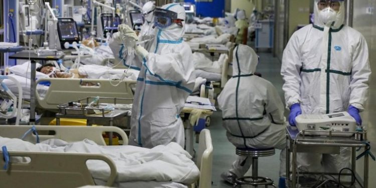 Эмч, сувилагч нарын цалинг хоёр дахин нэмэгдүүлэхээр боллоо