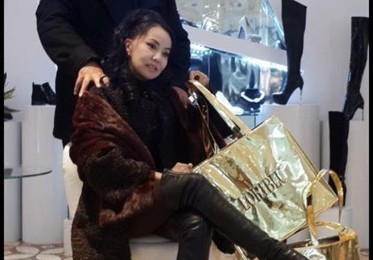 Н.Ганхуягийг Сараагаас “салгасан” бүсгүй