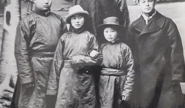 Өндөр Гонгорыг Богд хаан Сангийн даамлаар томилжээ