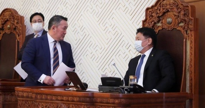 Монгол Улс нэг хүний гарт орлоо