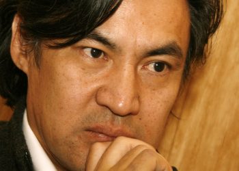 С.Молор-Эрдэнэ: Манайх чинь доогуур түвшний хүмүүсийг Ерөнхийлөгч, Ерөнхий сайдаа болгож байна шүү дээ