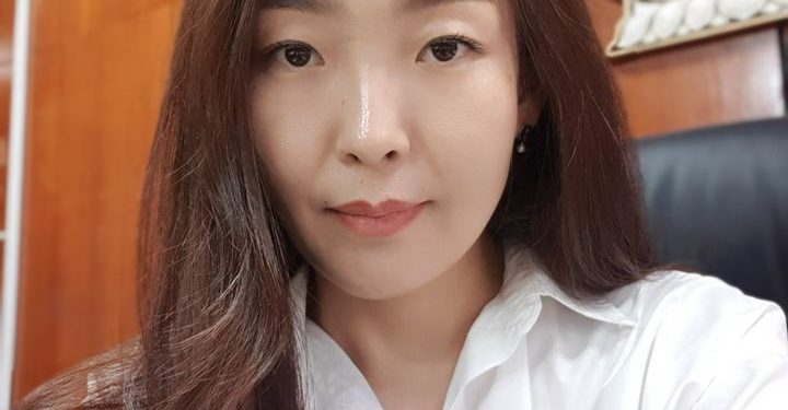 МАН-ын мисс Ё.Нямжавыг УИХ-ын гишүүн, Ерөнхий сайдтай холбодог