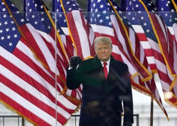 Дональд Трампын “Facebook” болон “Instagram” хаягийг хоёр жилийн хугацаагаар хаажээ