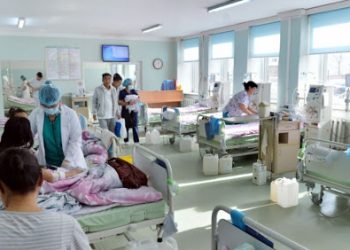 ЭМЯ: 1811 хүнээс Covid-19 илэрч, 15 хүн нас барлаа