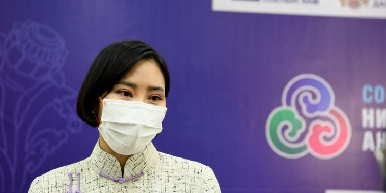 О.Балжаа аваргын бэр, “Камертон”-ы Мээдээгийн экс эхнэр Р.Отгонлхам