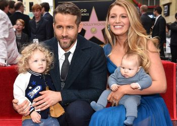 Райан Рейнольдс, Блейк Лайвли хоёрын 6 настай охин өсгийтэй гутал өмсөв