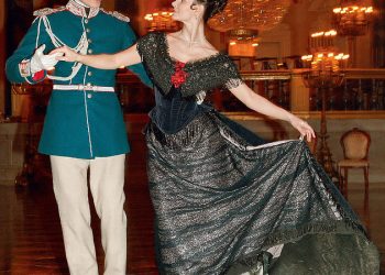 Анна Каренинад Элизавета Боярская, Вронскийд нөхөр нь тогложээ