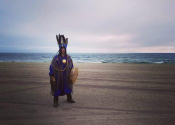 Дуучин A Cool болж, Америкт очиж бөөлжээ