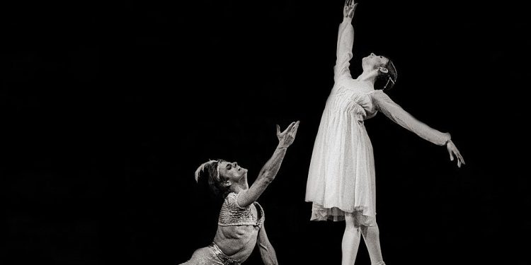 Балетаас ч дээгүүр: Мартагдашгүй 5 хос