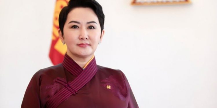 ГАДААД ХАРИЛЦААНЫ САЙД Б.БАТЦЭЦЭГ БНХАУ-Д АЛБАН ЁСНЫ АЙЛЧЛАЛ ХИЙНЭ