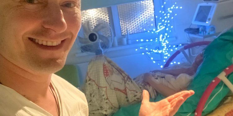 Сергей Безруков 3 дахь хүүгээ угтан авлаа