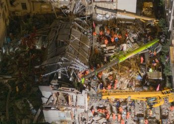 Зочид буудал нурж, найман хүн нас баржээ