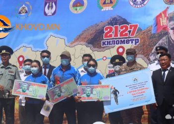 2127 км замыг нийт 46 хоног туулсан ахлах ахлагч Э.Даваажамц 2 өрөө байраар шагнуулжээ