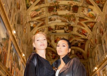 Кейт Мосс, Ким Кардашиан хоёр хамт Ватиканд…