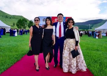 “Гурван охин” хамтлагийн ахлагч Д.Солонго ханьтай боллоо