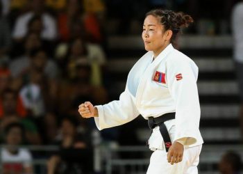 Д.Сумъяа, Б.Ганхайч хоёр ковидоор халдварлаад эдгэжээ