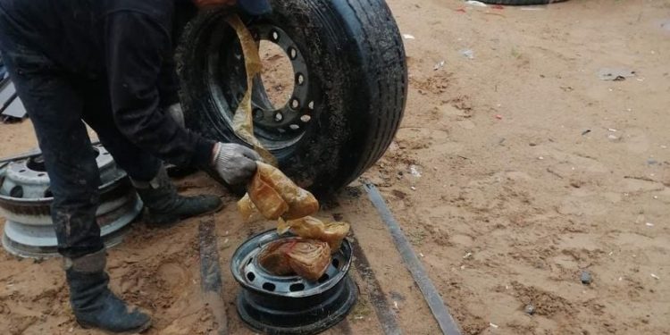 100.9 кг адууны өлөн гэдэс нууж, БНХАУ-ын Эрээн рүү гаргах гэж байсаныг илрүүлжээ