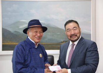 Аварга Б.Бат-Эрдэнэ сахал тавьжээ