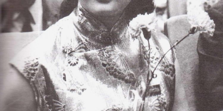 Үзэсгэлэн гоо энэ бүсгүй дуунд мөнхөрчээ