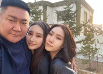 Шадар сайдын хүү, Бооёогийн охин хоёр болзож байна