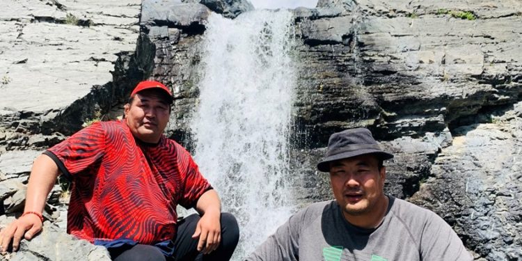 Улсын аварга П.Бүрэнтөгс 20 сая төгрөгийн хандив өргөлөө