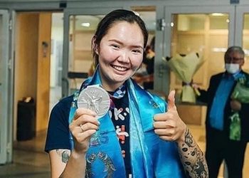 Мөнгөн медаль авсан Буриад бүсгүй 2 өрөө байр, 583 рублиэр шагнуулна