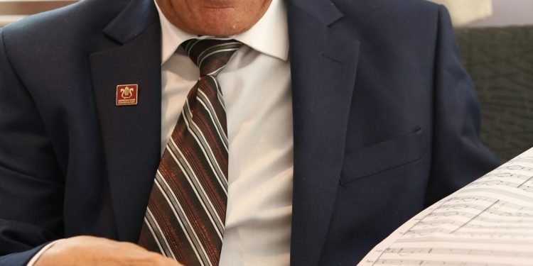 ХӨГЖМИЙН ЗОХИОЛЧИД ГЭЖ ХЭН БЭ?