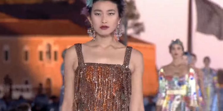 Загвар өмсөгч Ж.Энэрэл “Долче & Габбана”-гийн шоунд оролцжээ