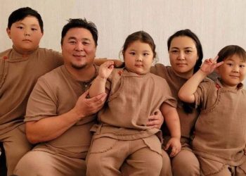 Тэрбумтны хүргэн болсон “Камертон”-ы Ганаагийн гэр бүл