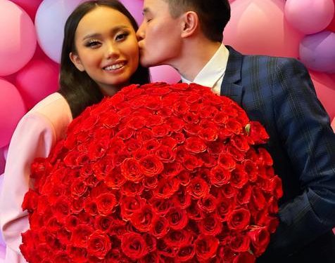 Төөгөө: Хайртай хүндээ 247 сарнай өгөхийг мөрөөддөг байлаа