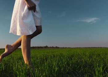 ХӨЛ НҮЦГЭН ТАВАРГАХЫН АЧ ХОЛБОГДОЛ