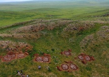 Их оорцог ууланд Хүрэл, Хүннү, Монголын эзэнт гүрний үед холбогдох 90 гаруй булш оршуулгын дурсгал бий