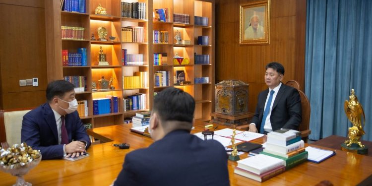 У.Хүрэлсүх: Хэрэглэгчдийг хохироосон өндөр хүүтэй зээл олголтын эсрэг хууль эрх зүйн орчныг бүрдүүлэх шаардлагатай