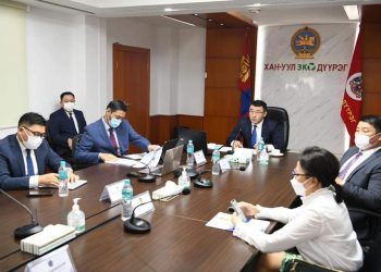 Нийслэлийн удирдах ажилтны шуурхай зөвлөгөөний Хан-Уул дүүрэгт хийв