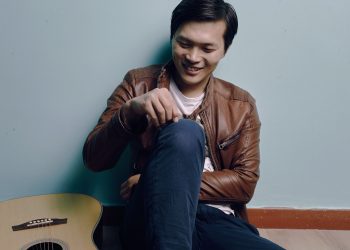 “Голомт”-ын Баясгалангийн дуучин хүү